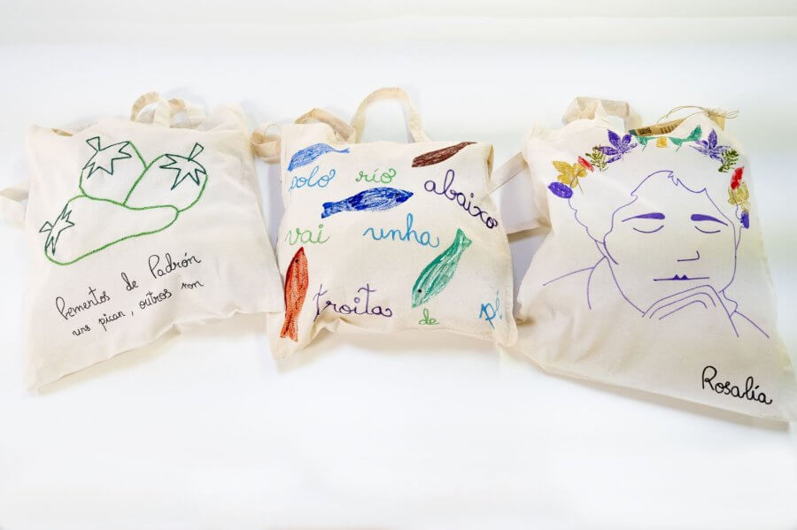 AMIPA. Artesanía. Bolsas e Neceseres de tea