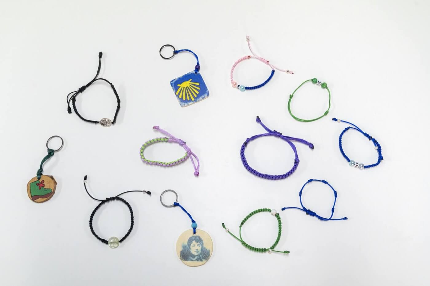 Chaveiros e pulseiras